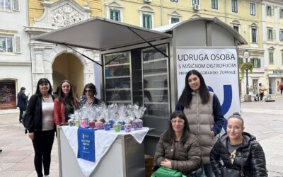 Pridruži se kreativnim radionicama dekupaž tehnike u Udruzi osoba s mišićnom distrofijom